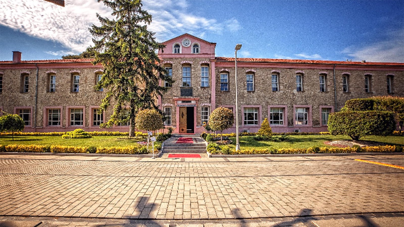 İstanbul Sabahattin Zaim University